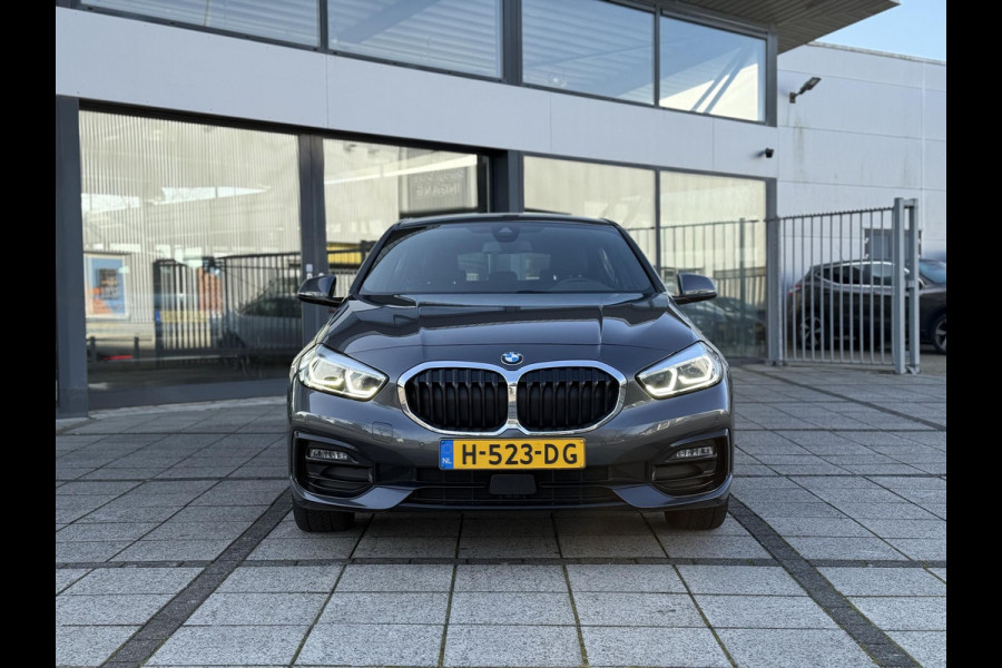BMW 1-serie 116d Executive Edition | Live Cockpit | Sfeerverlichting | Apple Carplay |