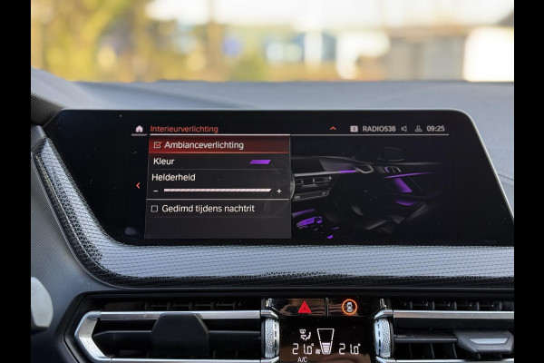 BMW 1-serie 116d Executive Edition | Live Cockpit | Sfeerverlichting | Apple Carplay |