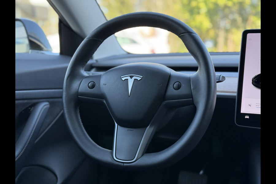 Tesla Model 3 Range Plus | Autopilot | Panorama | Leder | Navi | Camera