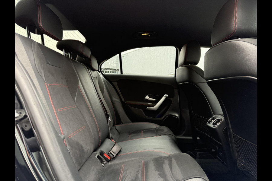 Mercedes-Benz A-Klasse 180 Aut. AMG Sport Sfeer Mood Light