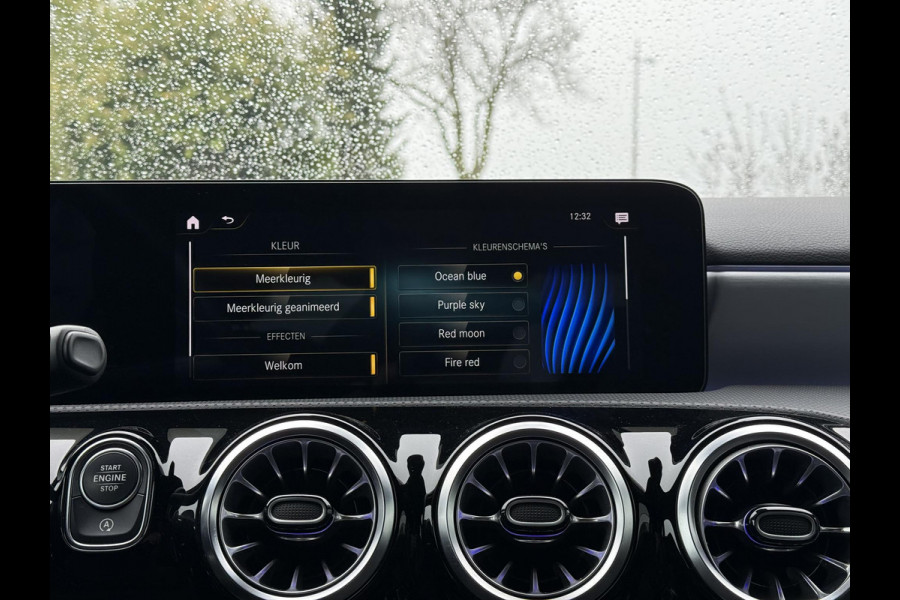 Mercedes-Benz A-Klasse 180 Aut. AMG Sport Sfeer Mood Light