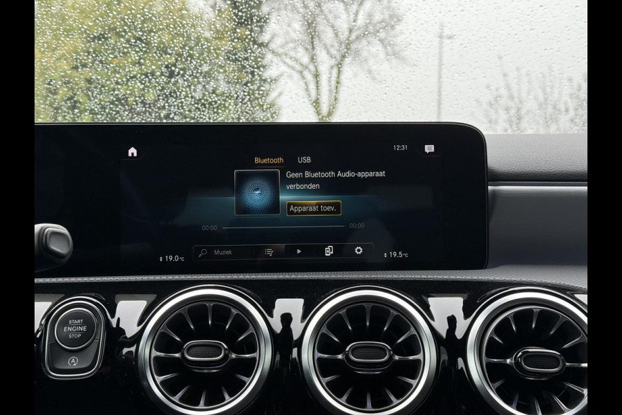 Mercedes-Benz A-Klasse 180 Aut. AMG Sport Sfeer Mood Light