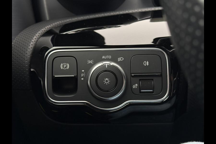Mercedes-Benz A-Klasse 180 Aut. AMG Sport Sfeer Mood Light