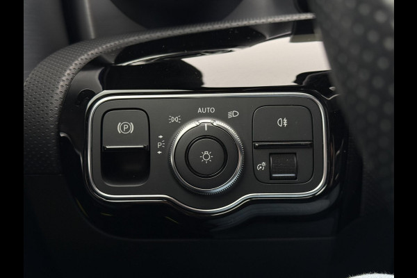 Mercedes-Benz A-Klasse 180 Aut. AMG Sport Sfeer Mood Light