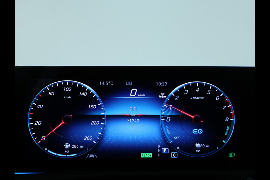 Mercedes-Benz A-Klasse 250 e AMG Plug-In Hybride | AMG Line | 19 AMG Velgen | Dosehoek Assist | Achteruitrijcamera | Inclusief 24 maanden MB Certified garantie voor Europa.