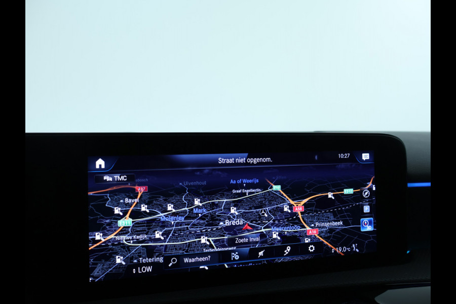 Mercedes-Benz A-Klasse 250 e AMG Plug-In Hybride | AMG Line | 19 AMG Velgen | Dosehoek Assist | Achteruitrijcamera | Inclusief 24 maanden MB Certified garantie voor Europa.