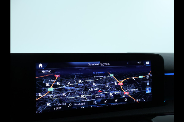 Mercedes-Benz A-Klasse 250 e AMG Plug-In Hybride | AMG Line | 19 AMG Velgen | Dosehoek Assist | Achteruitrijcamera | Inclusief 24 maanden MB Certified garantie voor Europa.