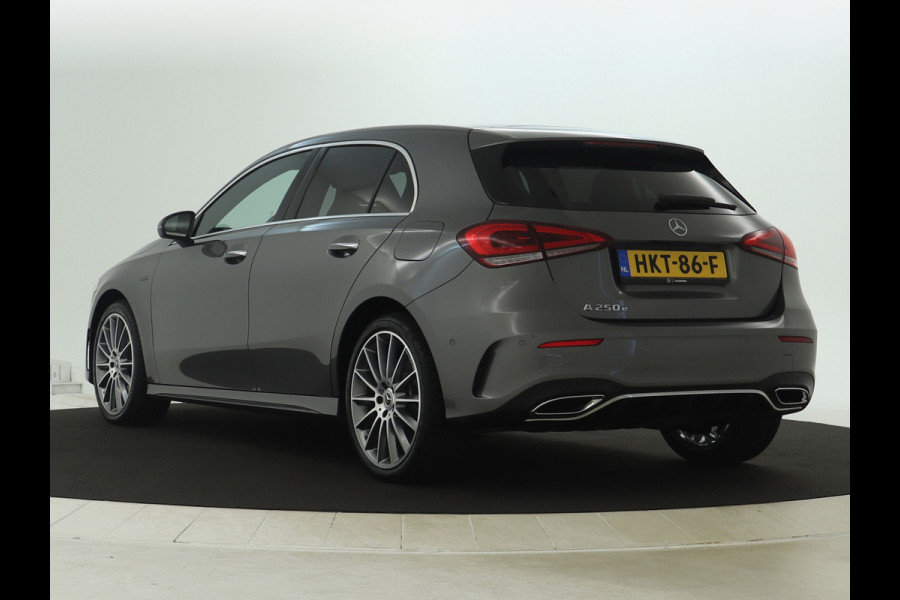 Mercedes-Benz A-Klasse 250 e AMG Plug-In Hybride | AMG Line | 19 AMG Velgen | Dosehoek Assist | Achteruitrijcamera | Inclusief 24 maanden MB Certified garantie voor Europa.