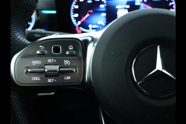 Mercedes-Benz A-Klasse 250 e AMG Plug-In Hybride | AMG Line | 19 AMG Velgen | Dosehoek Assist | Achteruitrijcamera | Inclusief 24 maanden MB Certified garantie voor Europa.