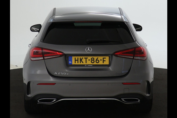 Mercedes-Benz A-Klasse 250 e AMG Plug-In Hybride | AMG Line | 19 AMG Velgen | Dosehoek Assist | Achteruitrijcamera | Inclusief 24 maanden MB Certified garantie voor Europa.