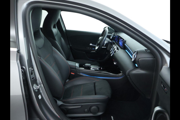 Mercedes-Benz A-Klasse 250 e AMG Plug-In Hybride | AMG Line | 19 AMG Velgen | Dosehoek Assist | Achteruitrijcamera | Inclusief 24 maanden MB Certified garantie voor Europa.