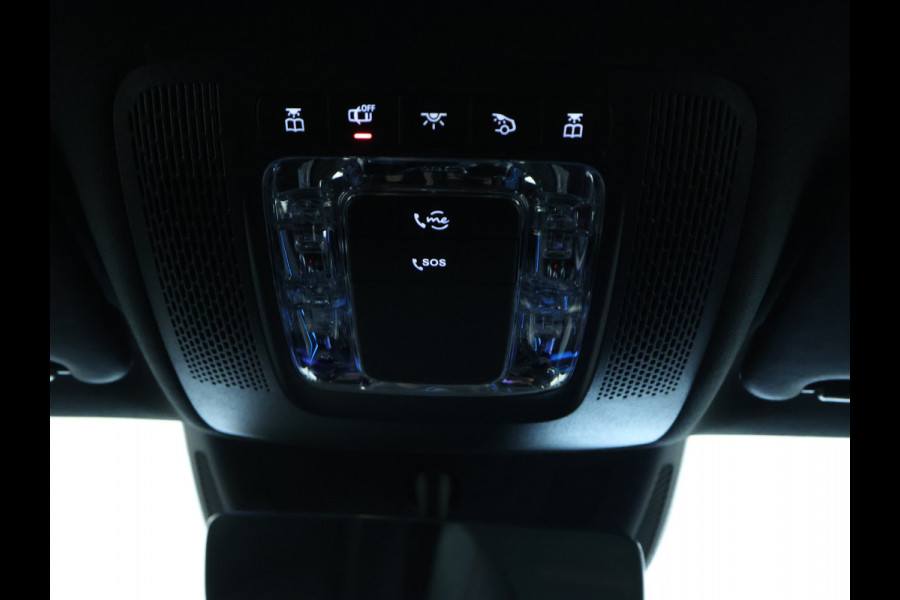 Mercedes-Benz A-Klasse 250 e AMG Plug-In Hybride | AMG Line | 19 AMG Velgen | Dosehoek Assist | Achteruitrijcamera | Inclusief 24 maanden MB Certified garantie voor Europa.