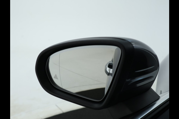 Mercedes-Benz A-Klasse 250 e AMG Plug-In Hybride | AMG Line | 19 AMG Velgen | Dosehoek Assist | Achteruitrijcamera | Inclusief 24 maanden MB Certified garantie voor Europa.