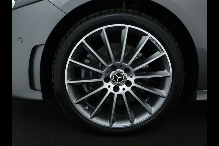 Mercedes-Benz A-Klasse 250 e AMG Plug-In Hybride | AMG Line | 19 AMG Velgen | Dosehoek Assist | Achteruitrijcamera | Inclusief 24 maanden MB Certified garantie voor Europa.