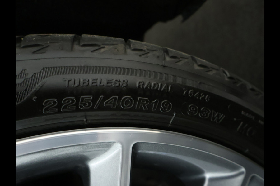 Mercedes-Benz A-Klasse 250 e AMG Plug-In Hybride | AMG Line | 19 AMG Velgen | Dosehoek Assist | Achteruitrijcamera | Inclusief 24 maanden MB Certified garantie voor Europa.