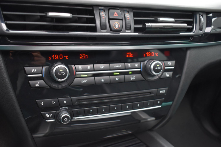 BMW X5 xDrive40e iPerformance M Pakket Pano HUD Lane ACC Leder Camera