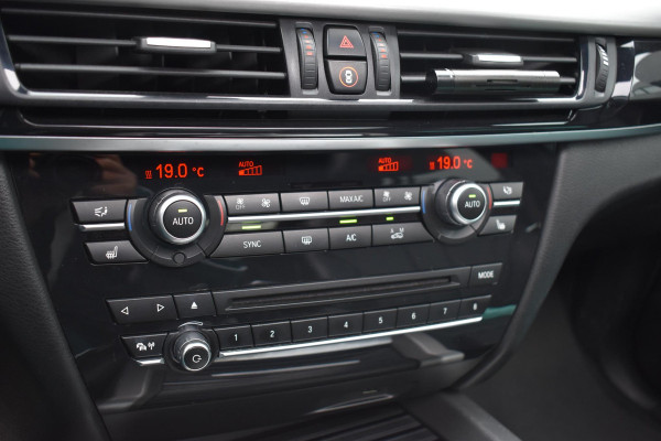 BMW X5 xDrive40e iPerformance M Pakket Pano HUD Lane ACC Leder Camera