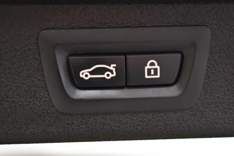 BMW X5 xDrive40e iPerformance M Pakket Pano HUD Lane ACC Leder Camera