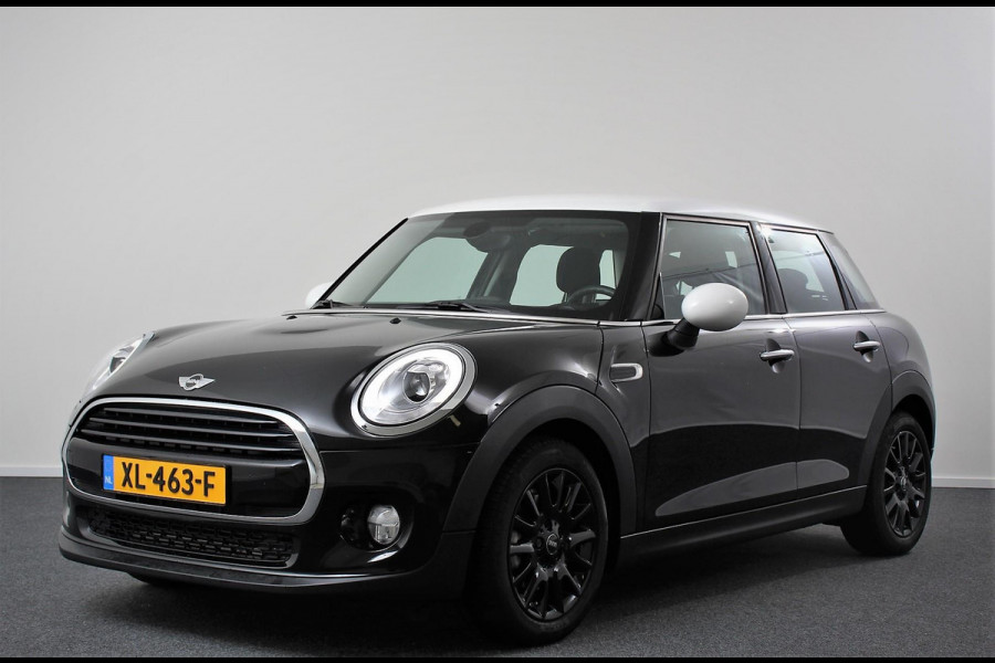 MINI Cooper 1.5 Automaat 5 drs Navigatie Cruise control Bluetooth Lichmetalen velgen Climate Control
