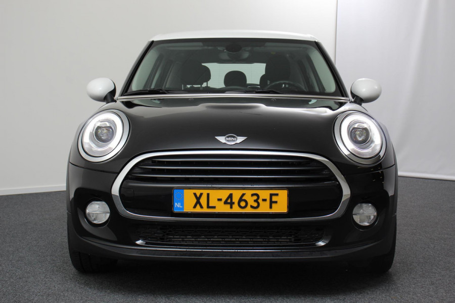 MINI Cooper 1.5 Automaat 5 drs Navigatie Cruise control Bluetooth Lichmetalen velgen Climate Control