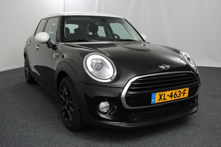 MINI Cooper 1.5 Automaat 5 drs Navigatie Cruise control Bluetooth Lichmetalen velgen Climate Control
