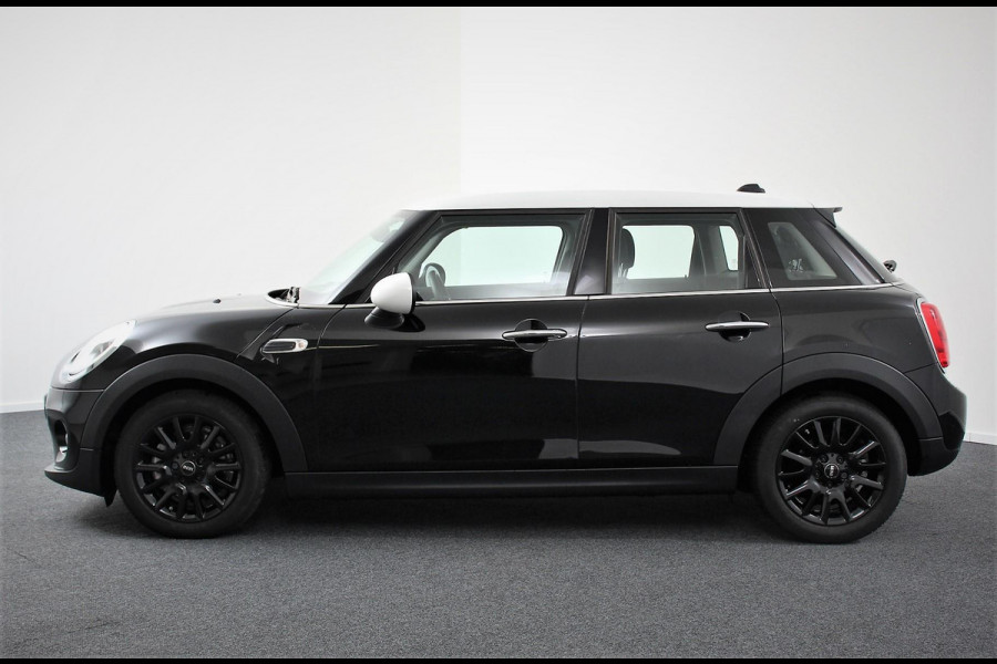 MINI Cooper 1.5 Automaat 5 drs Navigatie Cruise control Bluetooth Lichmetalen velgen Climate Control