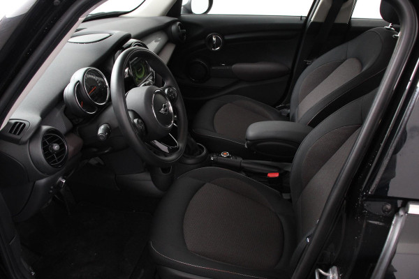 MINI Cooper 1.5 Automaat 5 drs Navigatie Cruise control Bluetooth Lichmetalen velgen Climate Control
