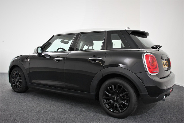 MINI Cooper 1.5 Automaat 5 drs Navigatie Cruise control Bluetooth Lichmetalen velgen Climate Control