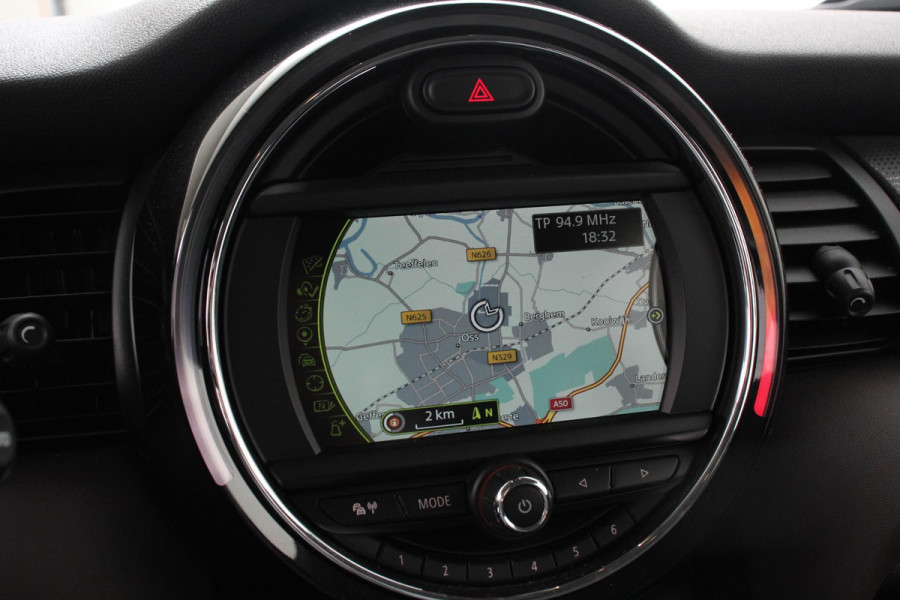MINI Cooper 1.5 Automaat 5 drs Navigatie Cruise control Bluetooth Lichmetalen velgen Climate Control