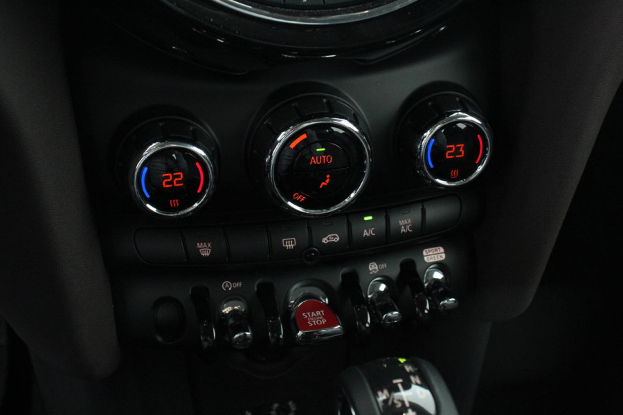 MINI Cooper 1.5 Automaat 5 drs Navigatie Cruise control Bluetooth Lichmetalen velgen Climate Control