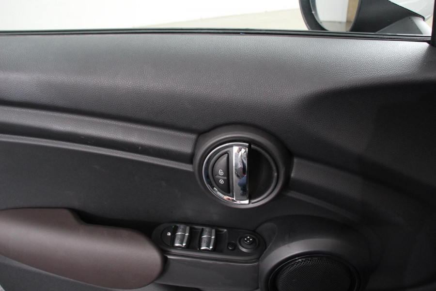 MINI Cooper 1.5 Automaat 5 drs Navigatie Cruise control Bluetooth Lichmetalen velgen Climate Control
