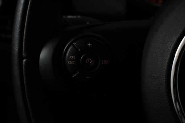 MINI Cooper 1.5 Automaat 5 drs Navigatie Cruise control Bluetooth Lichmetalen velgen Climate Control