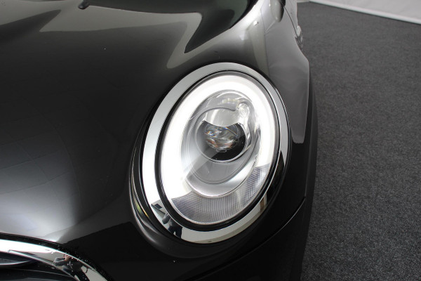 MINI Cooper 1.5 Automaat 5 drs Navigatie Cruise control Bluetooth Lichmetalen velgen Climate Control