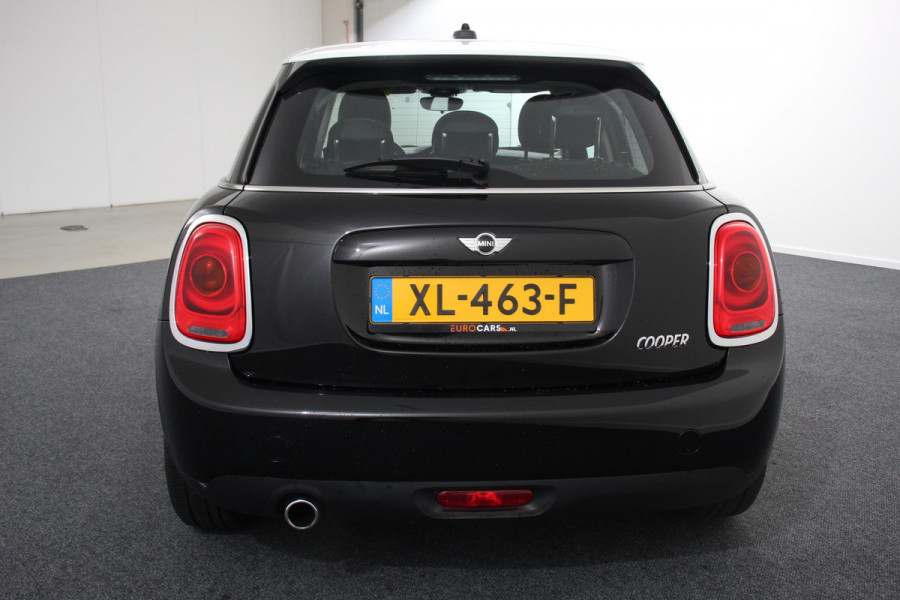 MINI Cooper 1.5 Automaat 5 drs Navigatie Cruise control Bluetooth Lichmetalen velgen Climate Control