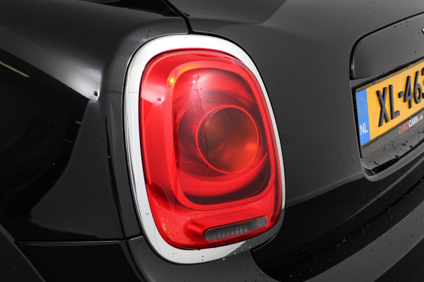MINI Cooper 1.5 Automaat 5 drs Navigatie Cruise control Bluetooth Lichmetalen velgen Climate Control