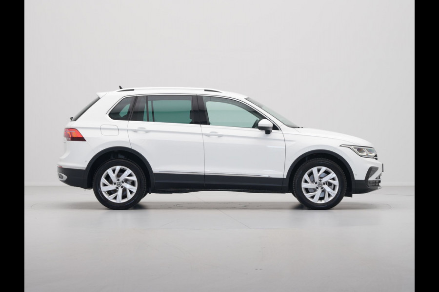 Volkswagen Tiguan 1.4 TSI 245pk eHybrid Elegance Navigatie Camera Matrix Led Stoelverwarming 230