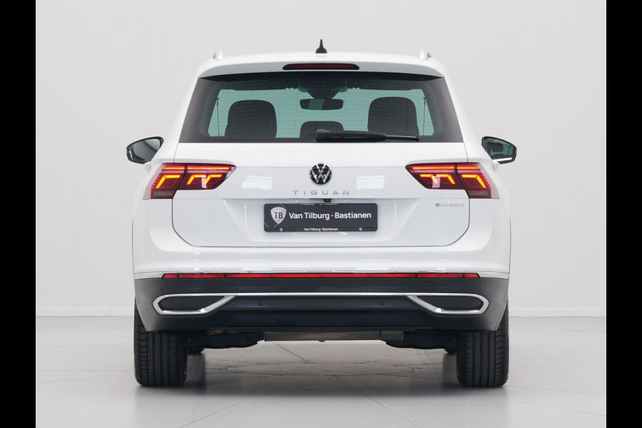 Volkswagen Tiguan 1.4 TSI 245pk eHybrid Elegance Navigatie Camera Matrix Led Stoelverwarming 230