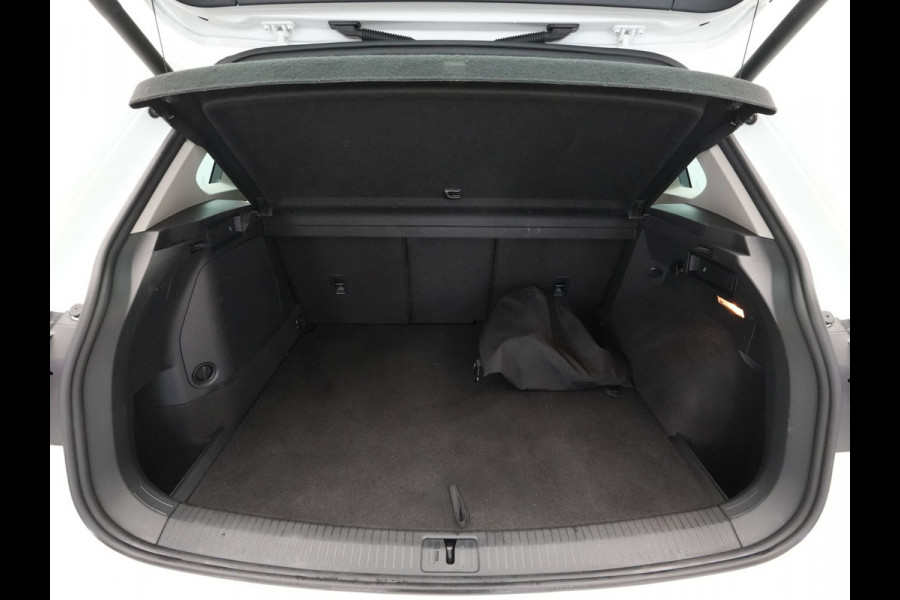 Volkswagen Tiguan 1.4 TSI 245pk eHybrid Elegance Navigatie Camera Matrix Led Stoelverwarming 230