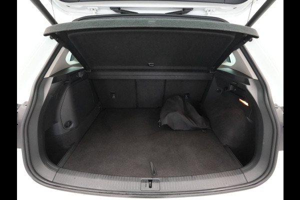 Volkswagen Tiguan 1.4 TSI 245pk eHybrid Elegance Navigatie Camera Matrix Led Stoelverwarming 230