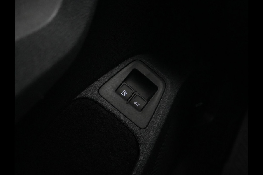 Volkswagen Tiguan 1.4 TSI 245pk eHybrid Elegance Navigatie Camera Matrix Led Stoelverwarming 230