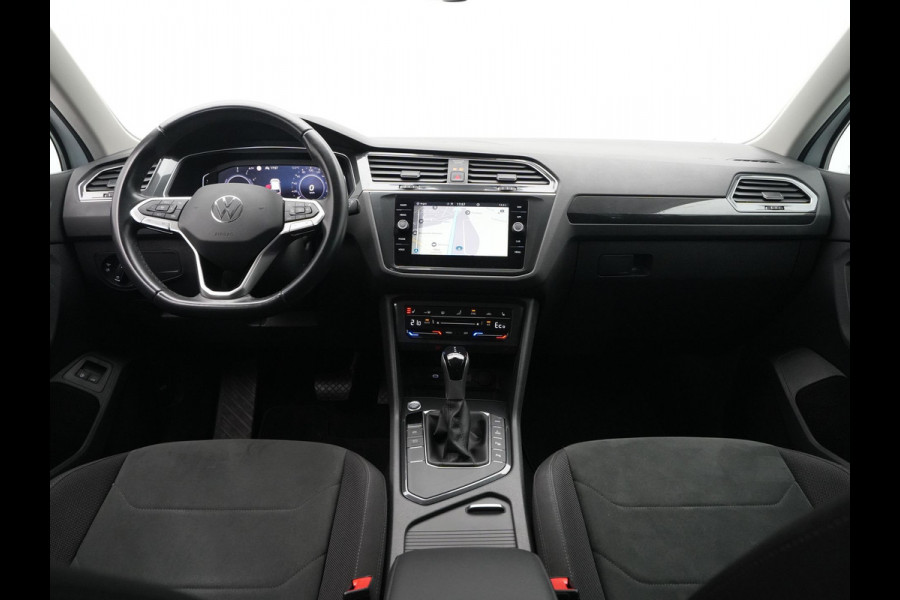 Volkswagen Tiguan 1.4 TSI 245pk eHybrid Elegance Navigatie Camera Matrix Led Stoelverwarming 230