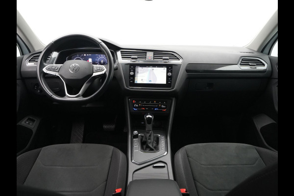 Volkswagen Tiguan 1.4 TSI 245pk eHybrid Elegance Navigatie Camera Matrix Led Stoelverwarming 230