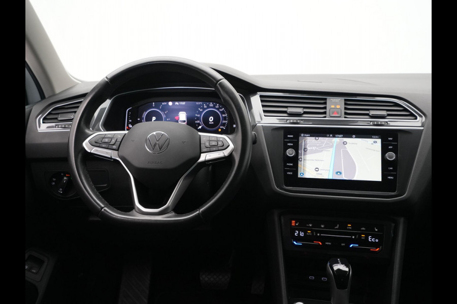 Volkswagen Tiguan 1.4 TSI 245pk eHybrid Elegance Navigatie Camera Matrix Led Stoelverwarming 230