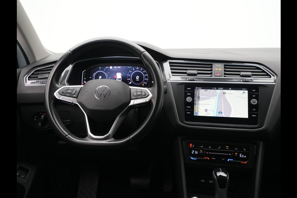 Volkswagen Tiguan 1.4 TSI 245pk eHybrid Elegance Navigatie Camera Matrix Led Stoelverwarming 230