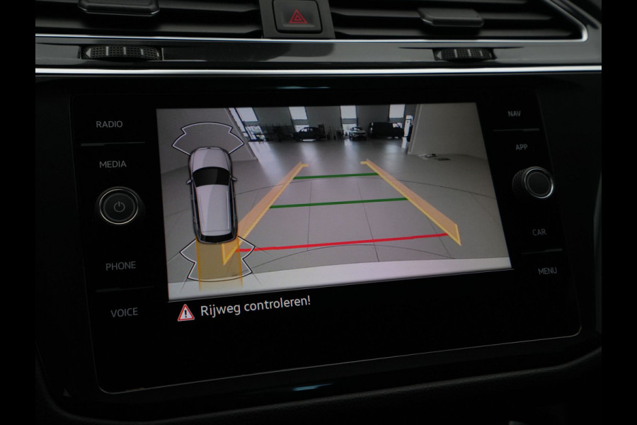 Volkswagen Tiguan 1.4 TSI 245pk eHybrid Elegance Navigatie Camera Matrix Led Stoelverwarming 230