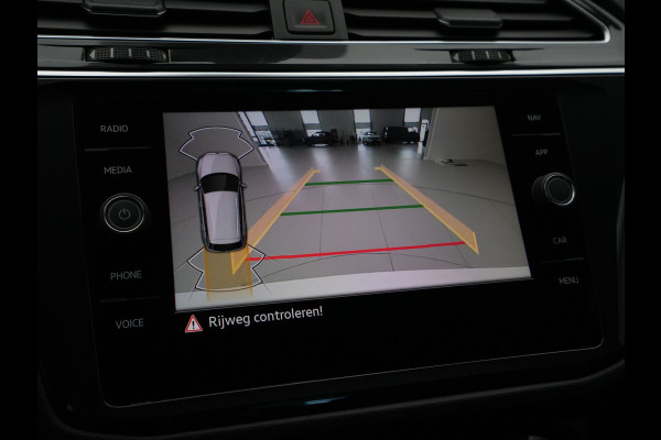 Volkswagen Tiguan 1.4 TSI 245pk eHybrid Elegance Navigatie Camera Matrix Led Stoelverwarming 230