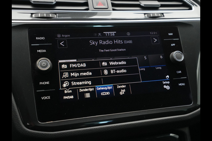 Volkswagen Tiguan 1.4 TSI 245pk eHybrid Elegance Navigatie Camera Matrix Led Stoelverwarming 230