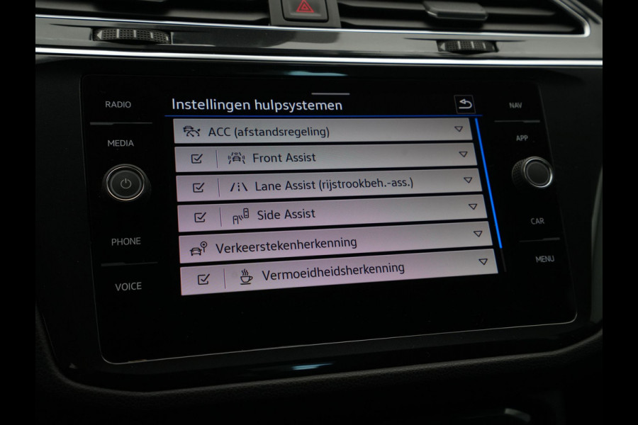 Volkswagen Tiguan 1.4 TSI 245pk eHybrid Elegance Navigatie Camera Matrix Led Stoelverwarming 230