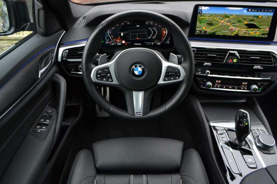 BMW 5 Serie Touring 530d 286pk M-Sport Pano Laser ACC HUD Comfort 4-wielbest