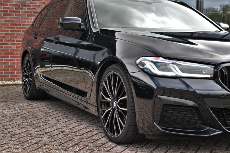 BMW 5 Serie Touring 530d 286pk M-Sport Pano Laser ACC HUD Comfort 4-wielbest